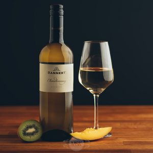Flasche Weißwein Bannert Chardonnay Nussberg